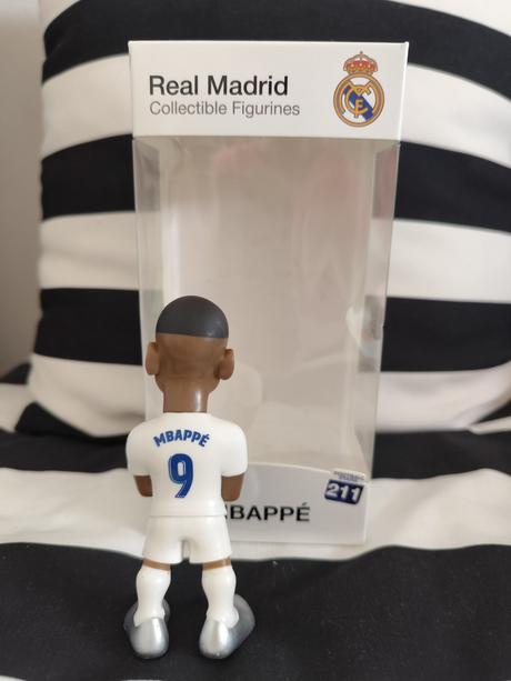 Zberatelska figurka mbappé, 