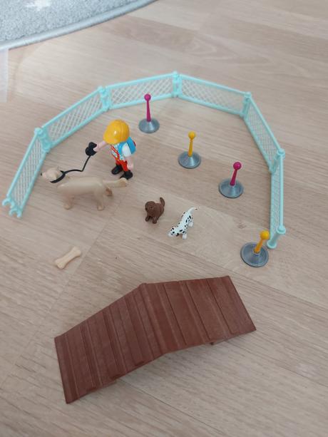 Playmobil obrovská vila+bazén+hosťovský dom+auto, 