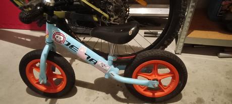 Odrážadlo dema, dema