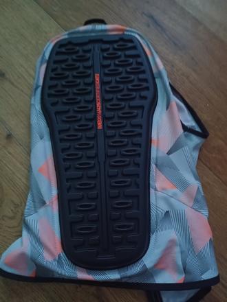 Chránič na chrbticu na lyžovanie decathlon, 