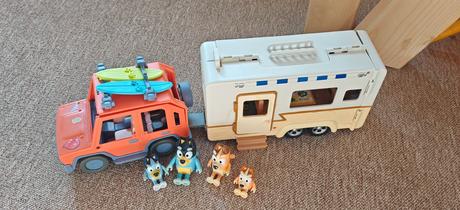 Auto+karavan+postavičky bluey, 