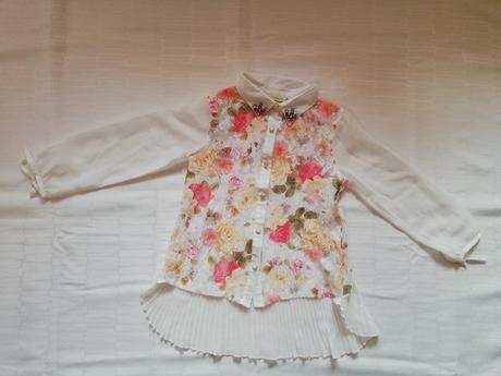 Dievčenská čipkovaná blúzka., 116