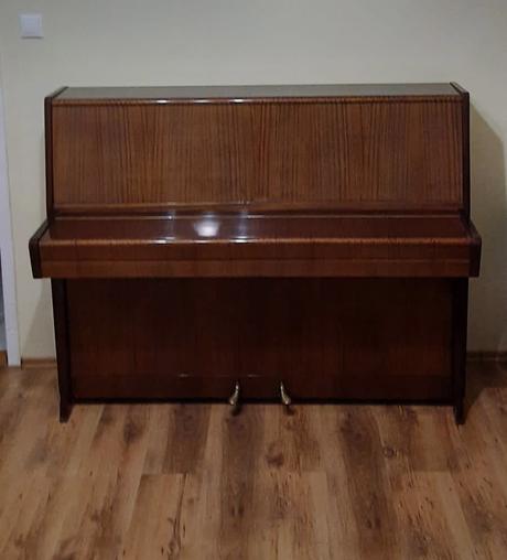 Pianino klavir petrof, 