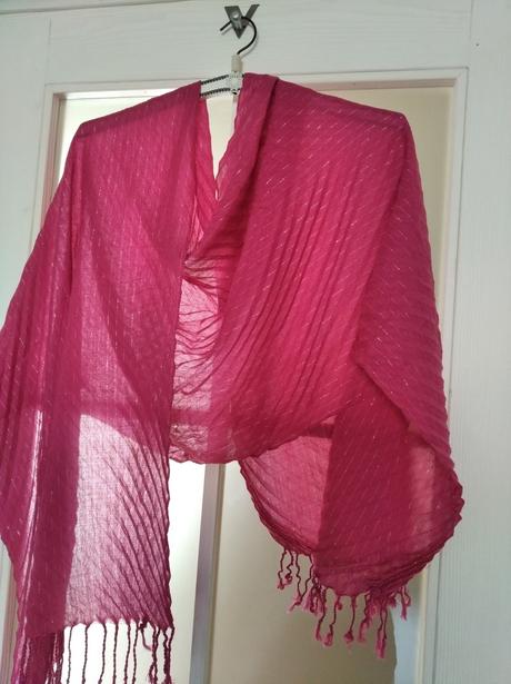 Plisovaný šál / prehoz cez šaty, c&a