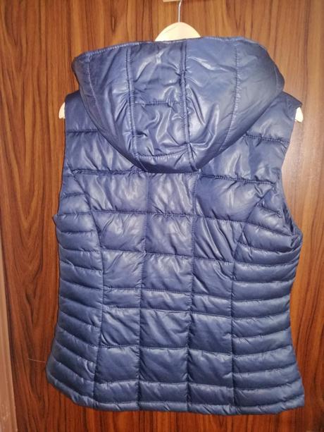 Vesta s kapucňou, 42