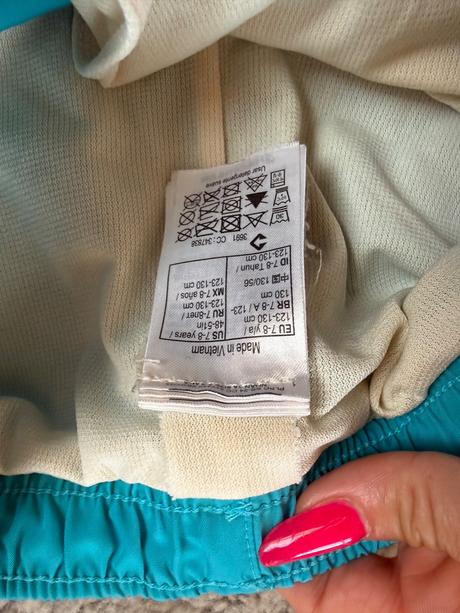 Plavky, tričko do vody, topanky do vody, decathlon,122