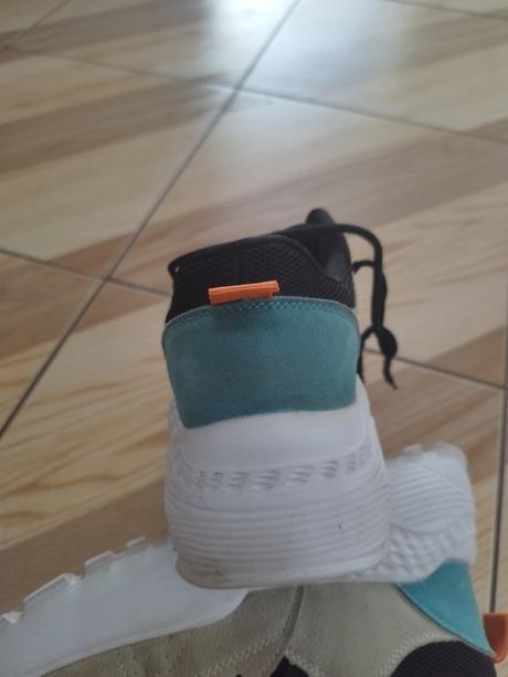 Moderné tenisky, 37