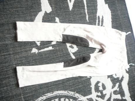 Dievcenske jeginsy, 122