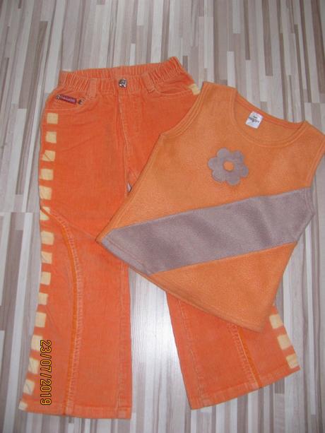 Nohavice a vesta, 116