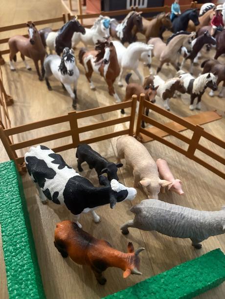 Veľká sada schleich, farma, kone, zvieratá a prísl, 