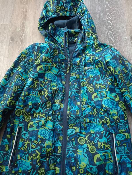 Nepremokavá bunda, 146