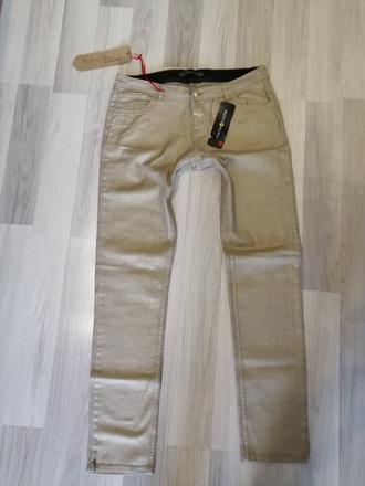 Zaujimave nohavice, 40