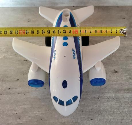 Lietadlo so zvukom a so svetlami,