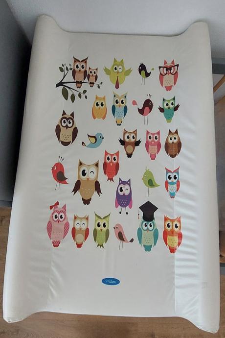 Kolotoč a prebaľovacia podložka sovy, 