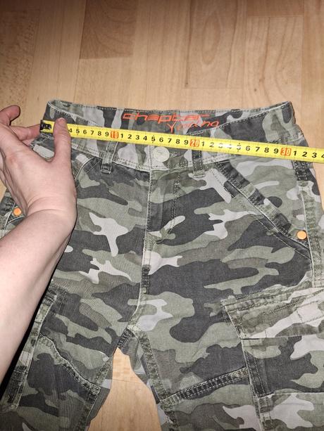 Riflove sortky, chapter young,146