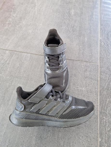 Ľahučké tenisky adidas, adidas,28