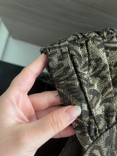 Šaty so zlatou niťou, zara,s