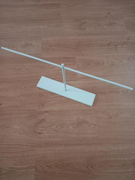 Ikea oceľový stojan na závesné dekorácie 30x60 cm,