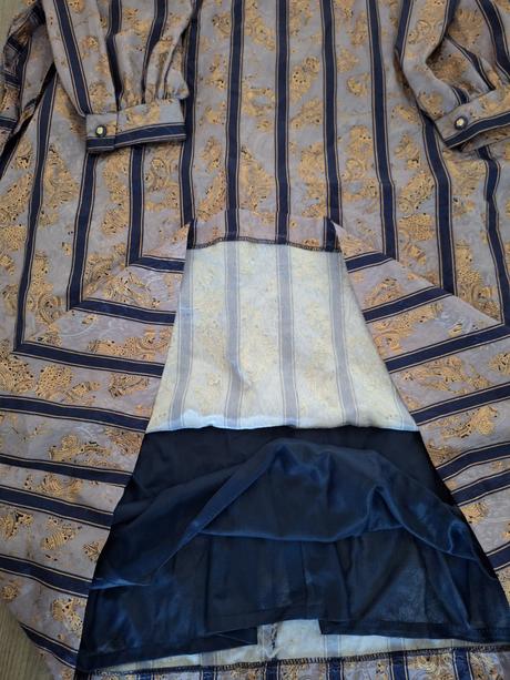 Šaty de belle couture, 46