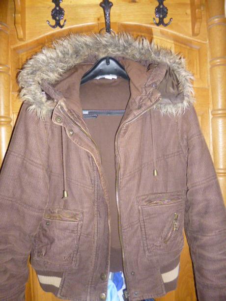 Menčestrova bundička, 164