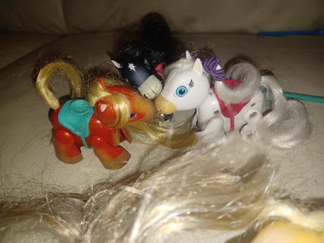 Poniky koníky na magnet,