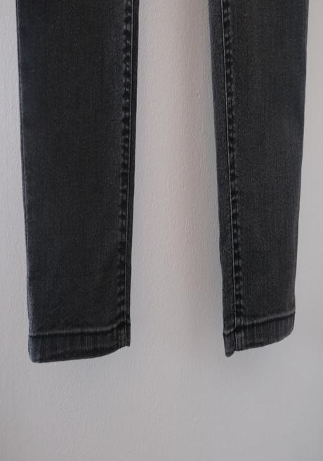 Šedé džínsové legíny, 40