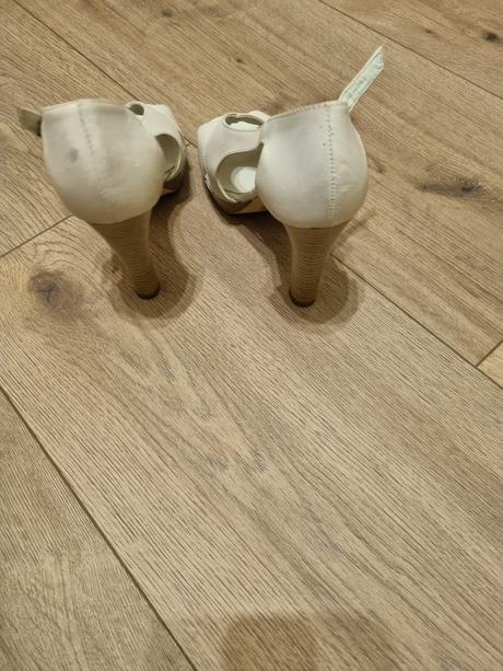 Krémové kožené sandále baťa 37, baťa,37