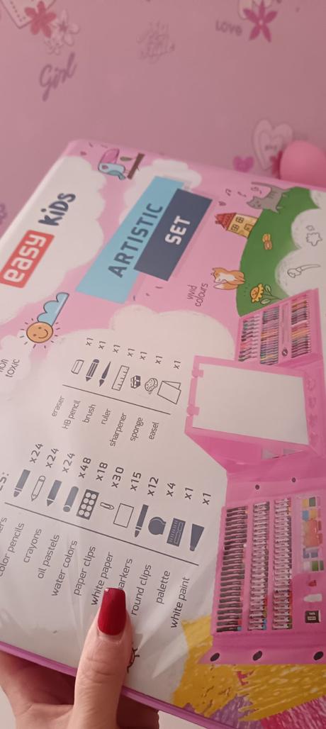 Obrovský kufrík s množstvom farbičiek,fixiek,