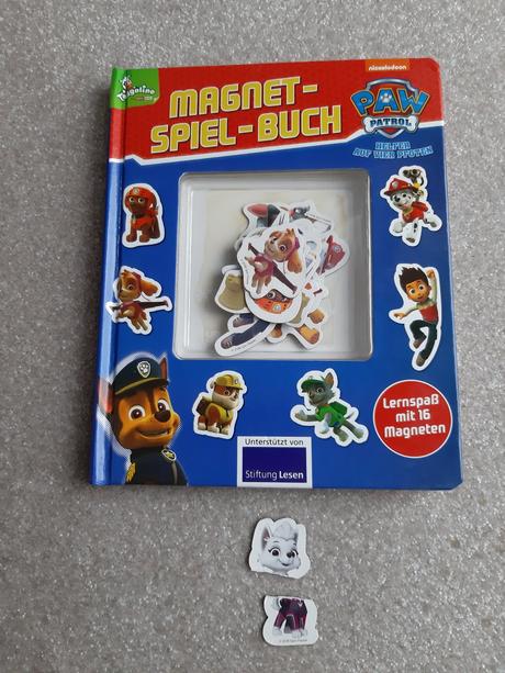 Kniha s magnetkami paw patrol, 