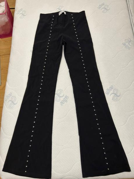 Zvonove nohavice, bershka,m