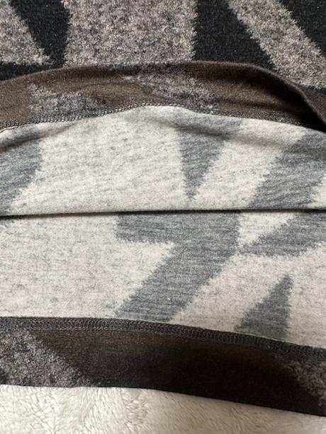 Pekné vzorované šaty s vreckami zn. magenta, l / m