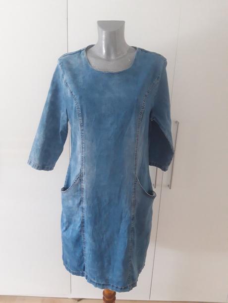 Riflove elasticke šaty, 44