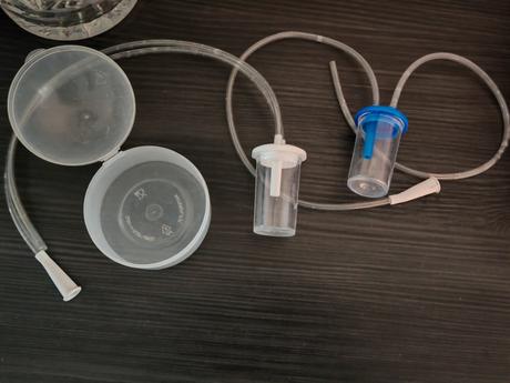 Odsavacky na soplik a krabicka na cumlik, 