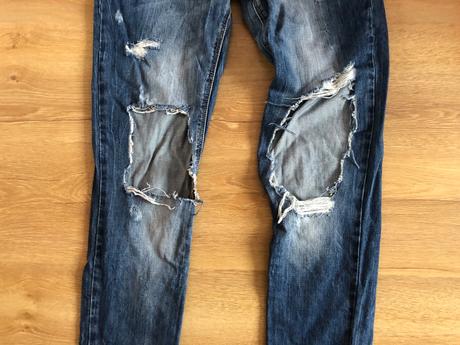Roztrhané rifle, zara,36