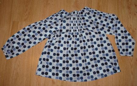 Bodkovana bluzka, 116