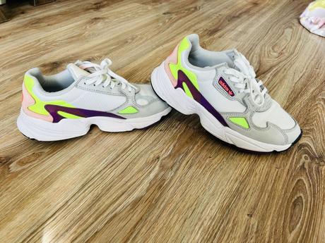 Skvelé tenisky značky adidas falcon, pc 88 eur, adidas,38