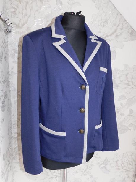 Luxusny damsky upletovy blejzer/sako, 42