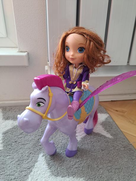 Babika sofia prvá s koňom, 