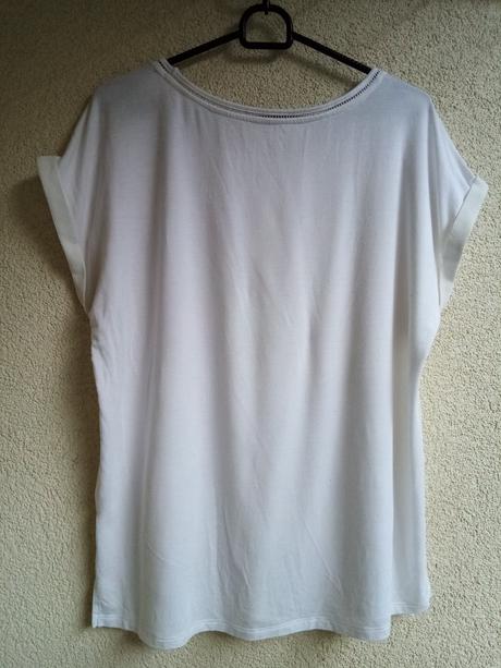 Biele voľné tričko značky camieu, camaieu,l