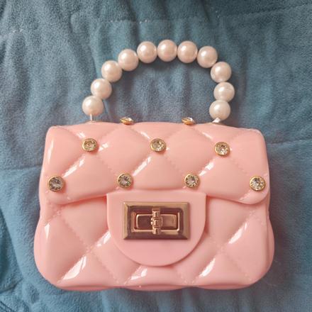 Mala nádherná kabelka,