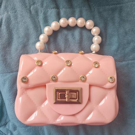 Mala nádherná kabelka, 