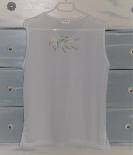 Tričko s výšivkou, 44