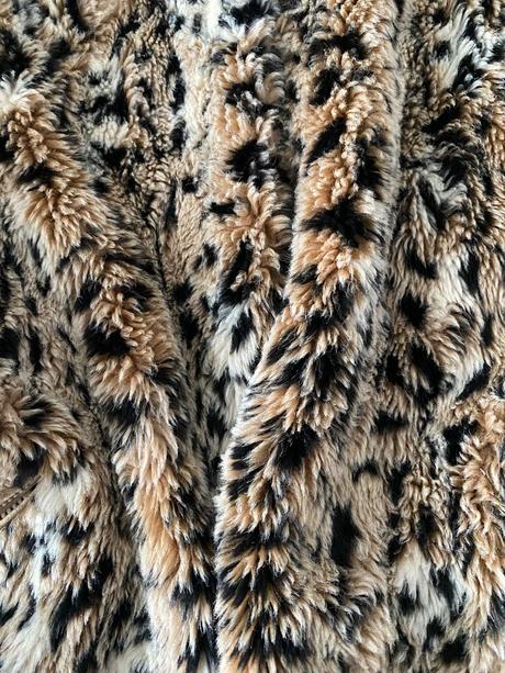 Tenší kožuštek, m