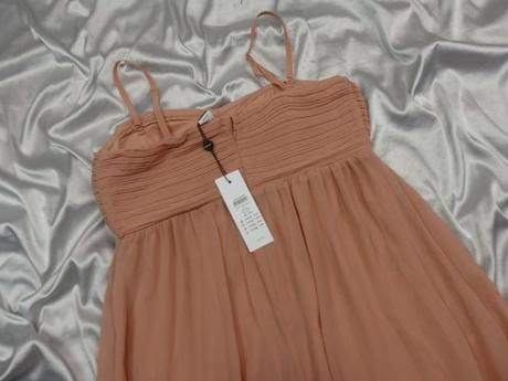 Kvalitné spoločenské šaty, 42