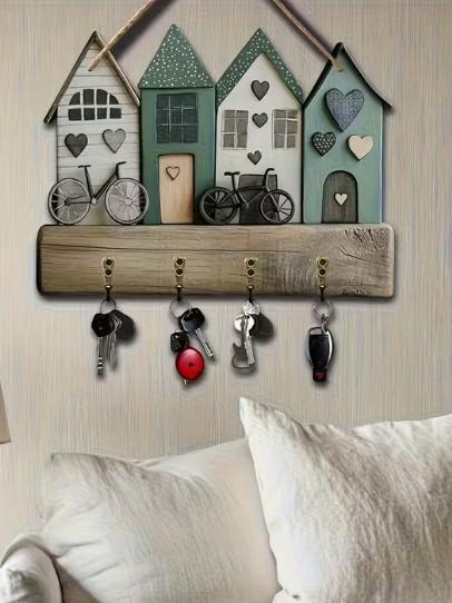 Drevená kľúčenka so 4 kovovými háčikmi, 