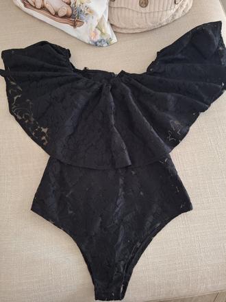 Cipkove body s velkym volanom, l