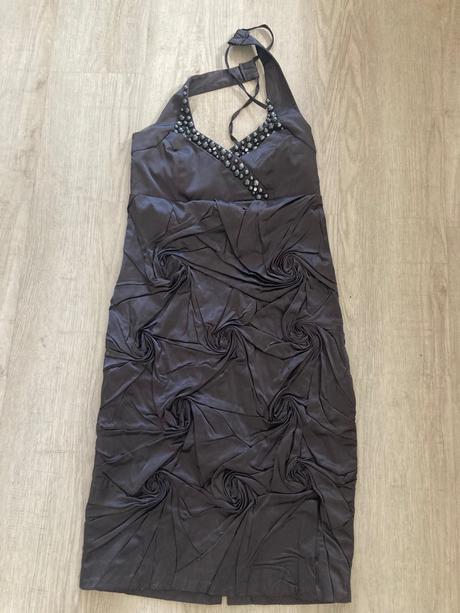 Spoločenské šaty, 36