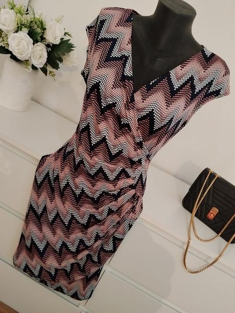 Elegantné vzorované šaty esperance paris, s