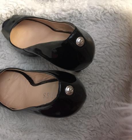 Lakované lodičky s otvorenou špičkou guess, guess,37