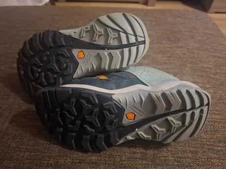 Decathlon turistické topanky, quechua,29